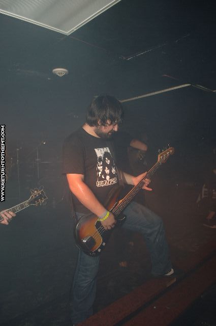 [3 inches of blood on Jul 27, 2006 at Mark's Showplace (Bedford, NH)]