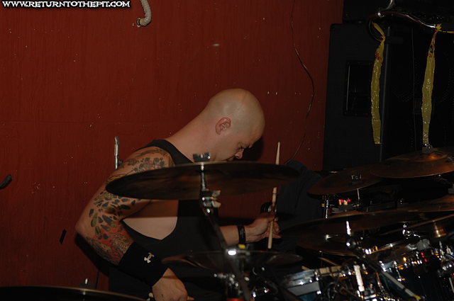 [abnormality on Nov 10, 2007 at The New Wave Cafe (New Bedford , MA)]