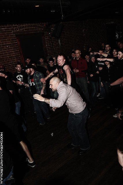 [agnostic front on Nov 20, 2008 at Dover Brick House (Dover, NH)]