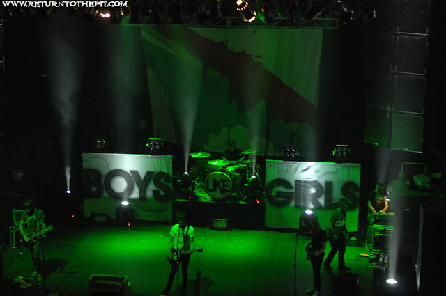 [boys like girls on Sep 27, 2007 at the Palladium (Worcester, Ma)]