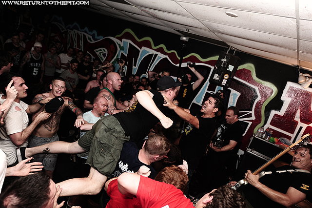 [chain of strength on Jun 18, 2014 at Anchors Up (Haverhill, MA)]