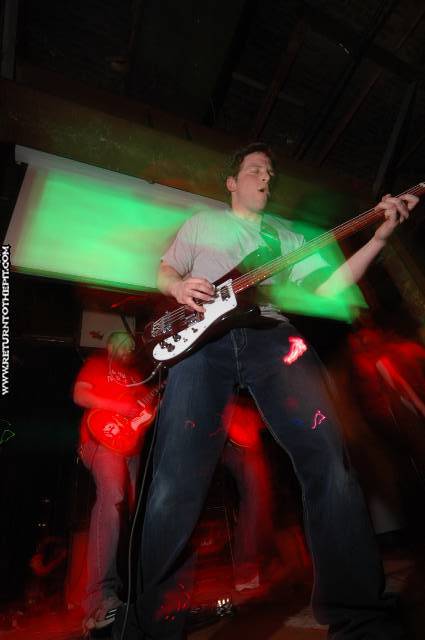 [conifer on Mar 24, 2005 at The Space (Portland, Me)]
