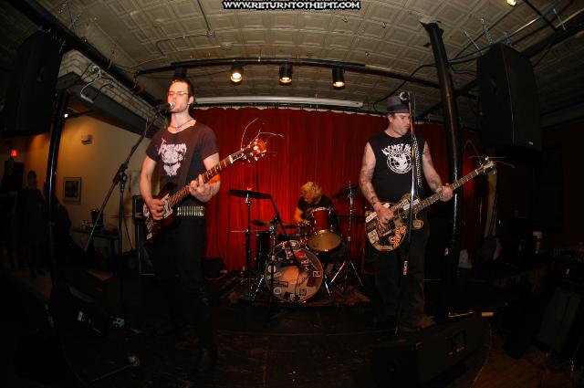 [contempt for humanity on Dec 29, 2004 at AS220 (Providence, RI)]