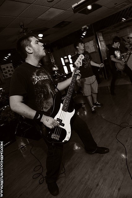 [dead death on Sep 22, 2012 at Rimmon Club (Manchester, NH)]