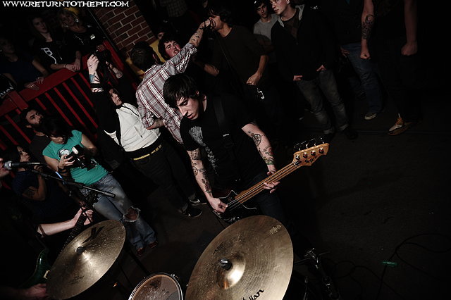 [defeater on Jan 23, 2009 at Anchors Up (Haverhill, MA)]