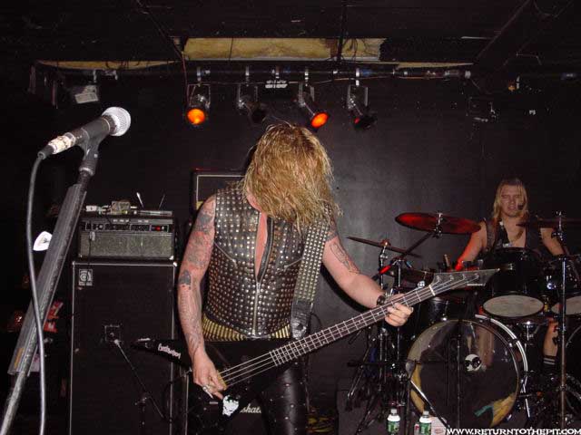 [destruction on Sep 14, 2002 at Club 125 (Bradford, Ma)]