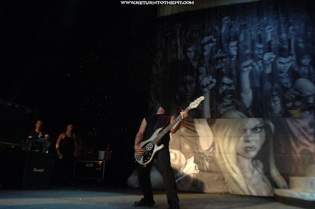 [disturbed on Aug 1, 2006 at Tweeter Center - main stage (Mansfield, Ma)]