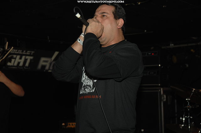 [downfall on Feb 7, 2007 at Mark's Showplace (Bedford, NH)]