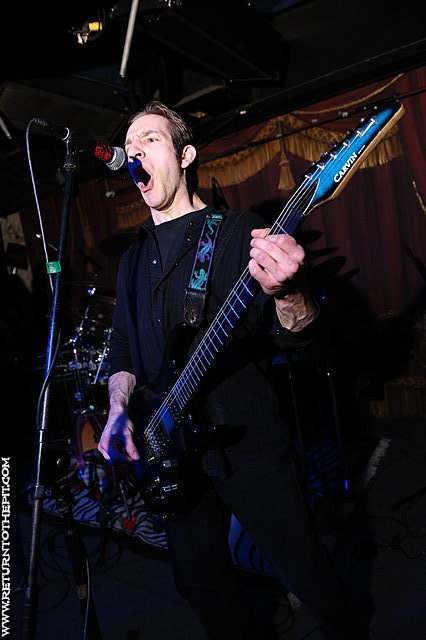 [dreaded silence on Dec 17, 2009 at Ralph's (Worcester, MA)]