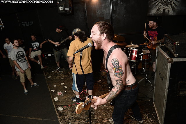 [dry heave on Aug 30, 2012 at Anchors Up (Haverhill, MA)]