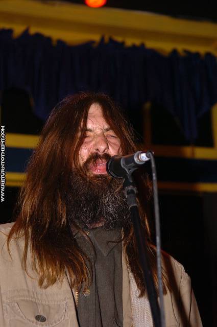 [eldemus krimm on May 14, 2005 at Evo's Art Space - downstairs (Lowell, Ma)]