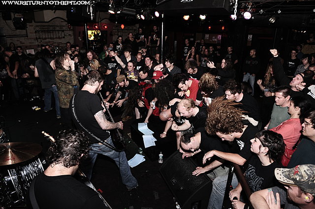 [eyehategod on Jun 13, 2010 at Club Hell (Providence, RI)]