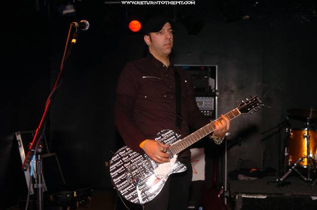 [for what its worth on Nov 19, 2005 at Club 125 - main stage (Bradford, Ma)]