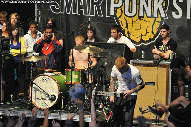[four year strong on Jul 23, 2008 at Comcast Center - Smartpunk Stage (Mansfield, MA)]