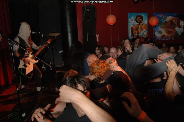 [ghoul on Jul 22, 2006 at Bill's Bar (Boston, Ma)]