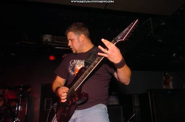 [hand choke neck on Nov 20, 2005 at Club 125 - main stage(Bradford, Ma)]