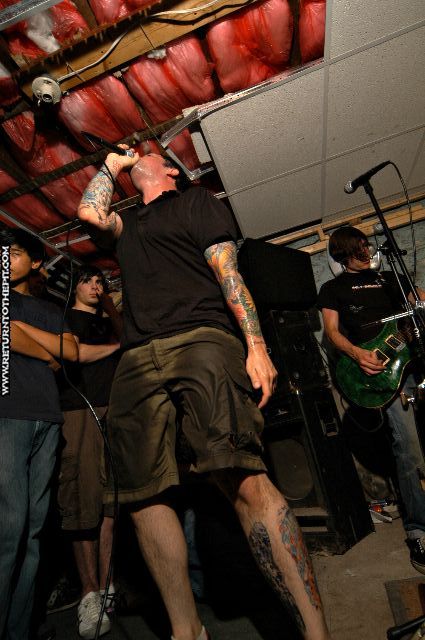[hot cross on Aug 11, 2005 at the Library (Allston, Ma)]