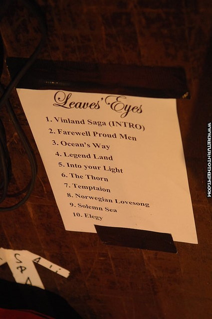 [leaves eyes on Dec 1, 2006 at the Palladium (Worcester, Ma)]