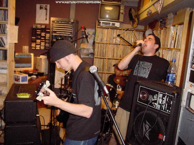 [letters from the dead on Jul 9, 2002 at Live in the WUNH studios (Durham, NH)]
