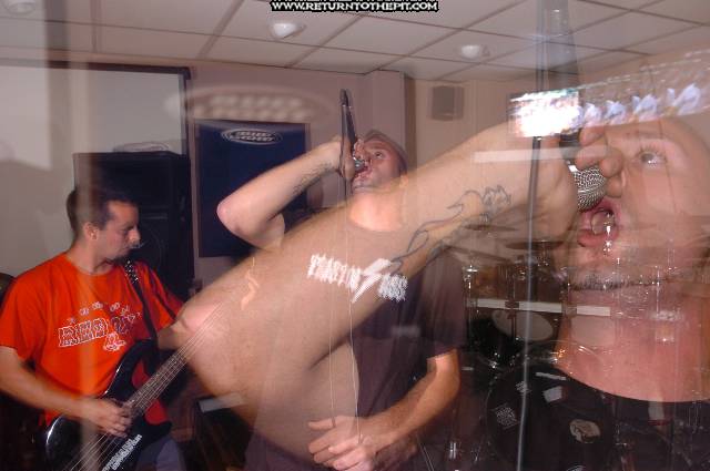 [life at zero on Sep 16, 2005 at Dee Dee's Lounge (Quincy, Ma)]