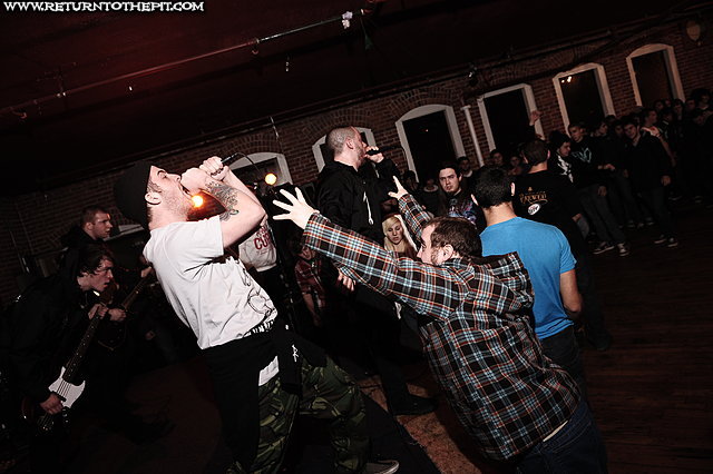 [monsters on Nov 9, 2010 at Waterfront Tavern (Holyoke, MA)]