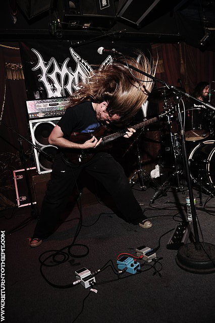 [obsidian tongue on Oct 20, 2011 at Ralph's (Worcester, MA)]