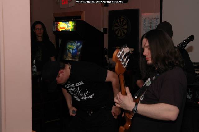 [perpetual winter on Mar 25, 2005 at Dee Dee's Lounge (Quincy, Ma)]