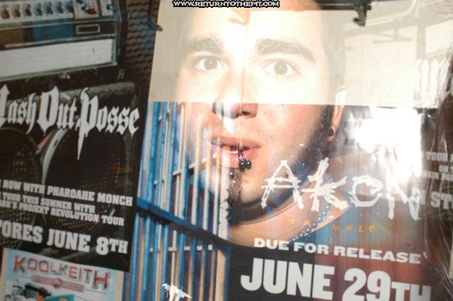 [randomshots on Jun 27, 2004 at the Chopping Block (Boston, Ma)]