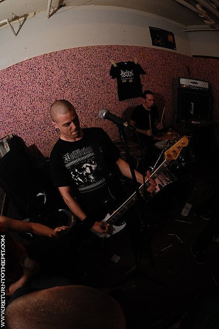 [rotten sound on May 19, 2009 at Worst Possible Venue (Brighton, MA)]