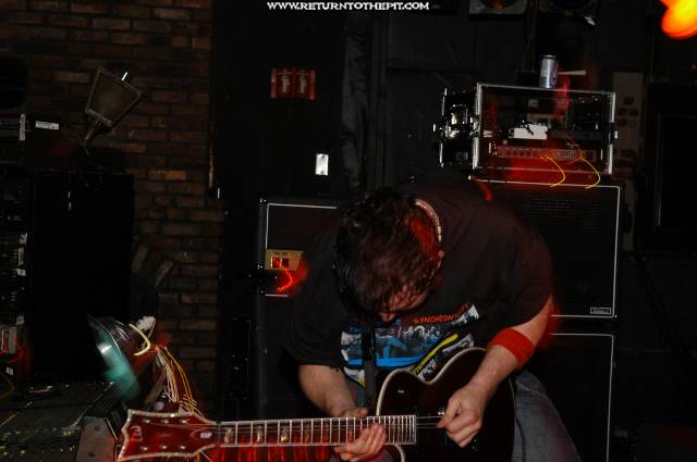 [screams of erida on Apr 10, 2005 at the Living Room (Providence, RI)]