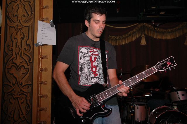 [seemless on Aug 14, 2005 at Ralph's Chadwick Square Rock Club (Worcester, MA)]