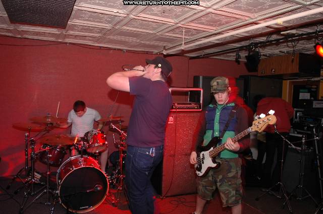[shoot your wounded on Mar 8, 2005 at Muddy River Smokehouse (Portsmouth, NH)]