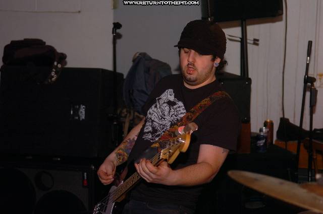 [shred the past on Feb 8, 2006 at the Grow Room (Providence, RI)]