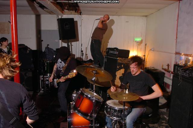[shred the past on Feb 8, 2006 at the Grow Room (Providence, RI)]