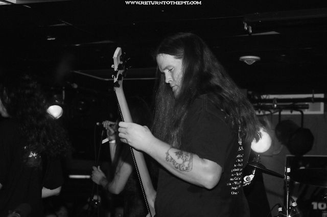 [shroud of bereavement on Oct 21, 2006 at Mark's Showplace (Bedford, NH)]