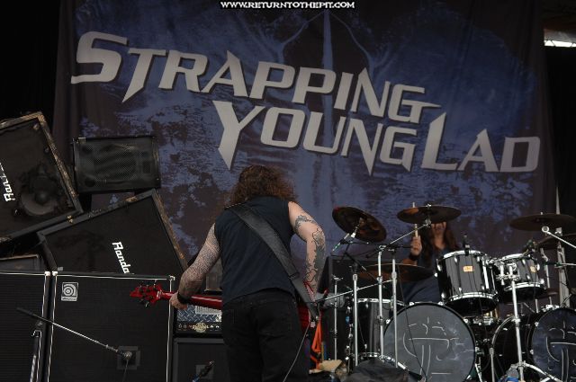 [strapping young lad on Aug 1, 2006 at Tweeter Center - second stage (Mansfield, Ma)]