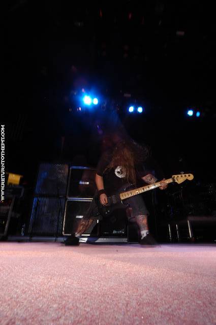 [strapping young lad on Jun 25, 2005 at Tsongas Arena (Lowell, Ma)]