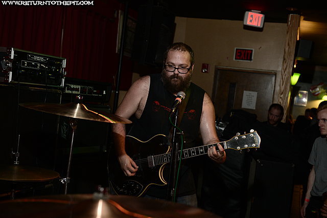 [the body on Jun 7, 2013 at P.A.'s Lounge (Somerville, MA)]