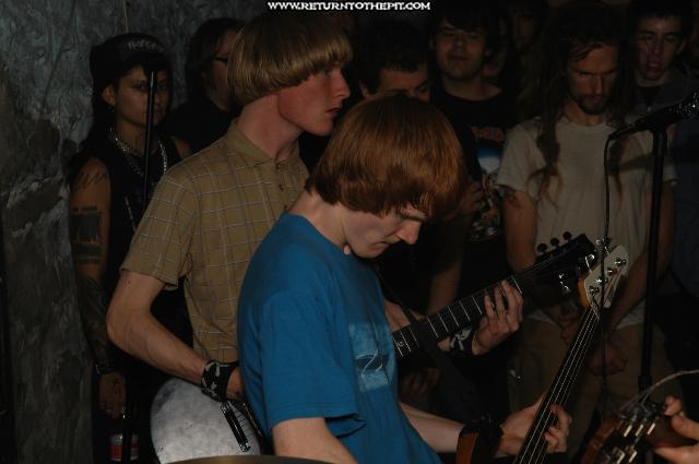 [the spectacle on Oct 12, 2004 at the Library (Allston, Ma)]