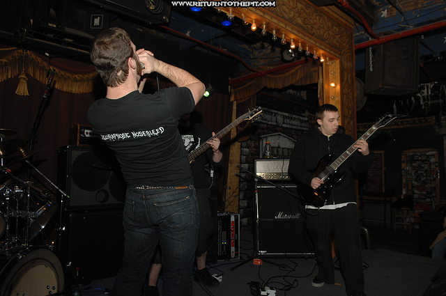 [throwing shrapnel on Dec 9, 2006 at Ralph's Chadwick Square Rock Club (Worcester, MA)]