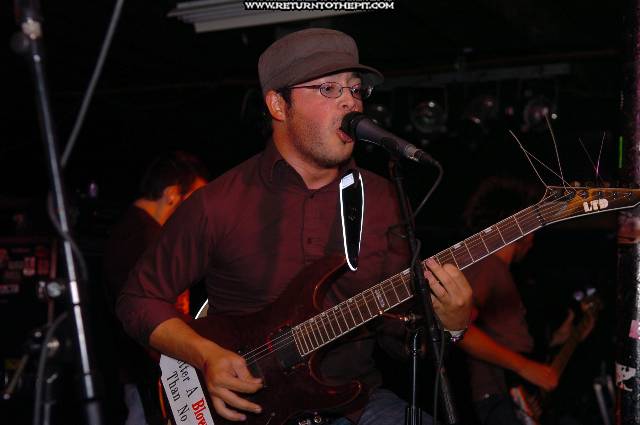 [underminded on Sep 29, 2005 at the Living Room (Providence, RI)]