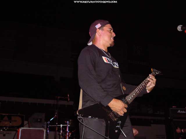 [vio-lence on Jul 27, 2002 at Milwaukee Metalfest Day 2 crash (Milwaukee, WI)]