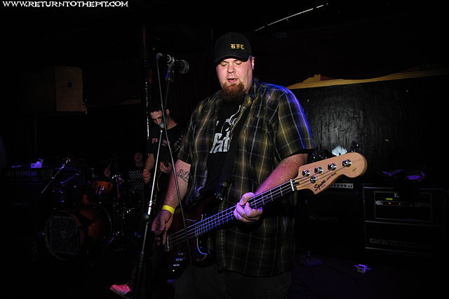 [wisdom in chains on Nov 21, 2008 at Club Hell (Providence, RI)]