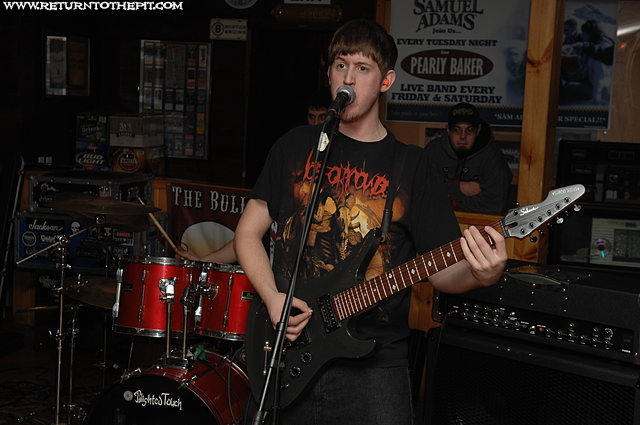 [woodchipper demise on Dec 29, 2007 at the Bullpen (New Bedford, MA)]